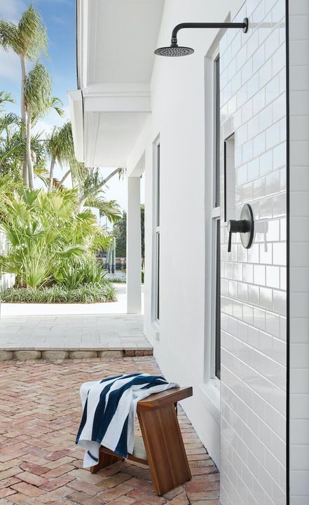 出租: $18,000 (4 贝兹, 3 浴室, 2174 平方英尺)