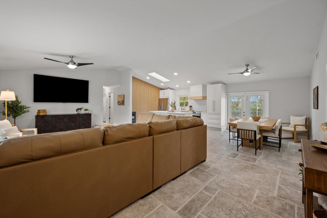 Active With Contract: $8,000 (3 beds, 2 baths, 1562 Square Feet)