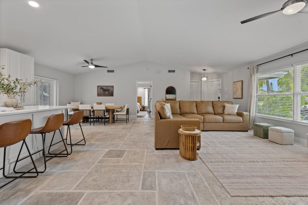 Active With Contract: $8,000 (3 beds, 2 baths, 1562 Square Feet)