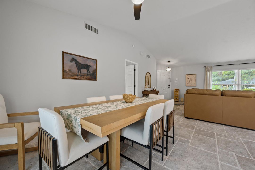 Active With Contract: $8,000 (3 beds, 2 baths, 1562 Square Feet)