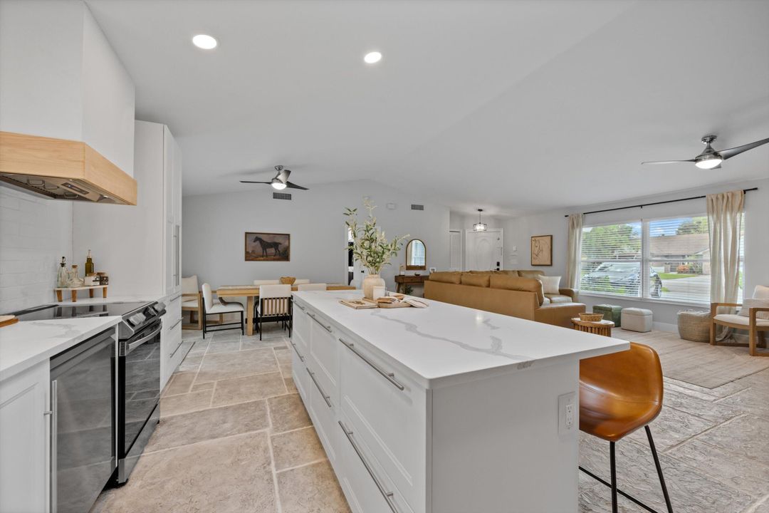 Active With Contract: $8,000 (3 beds, 2 baths, 1562 Square Feet)