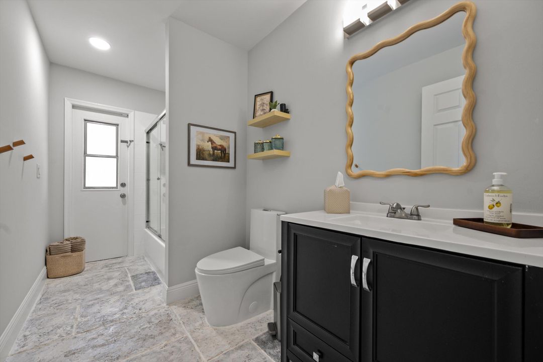 Active With Contract: $8,000 (3 beds, 2 baths, 1562 Square Feet)