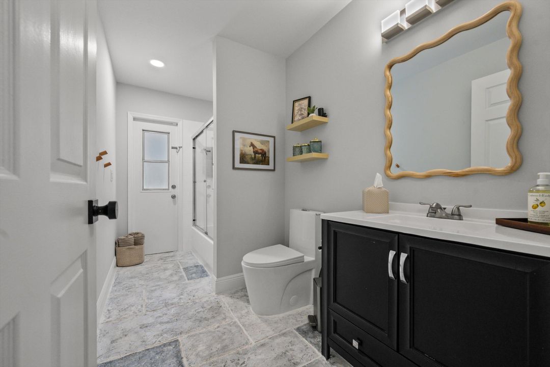 Active With Contract: $8,000 (3 beds, 2 baths, 1562 Square Feet)