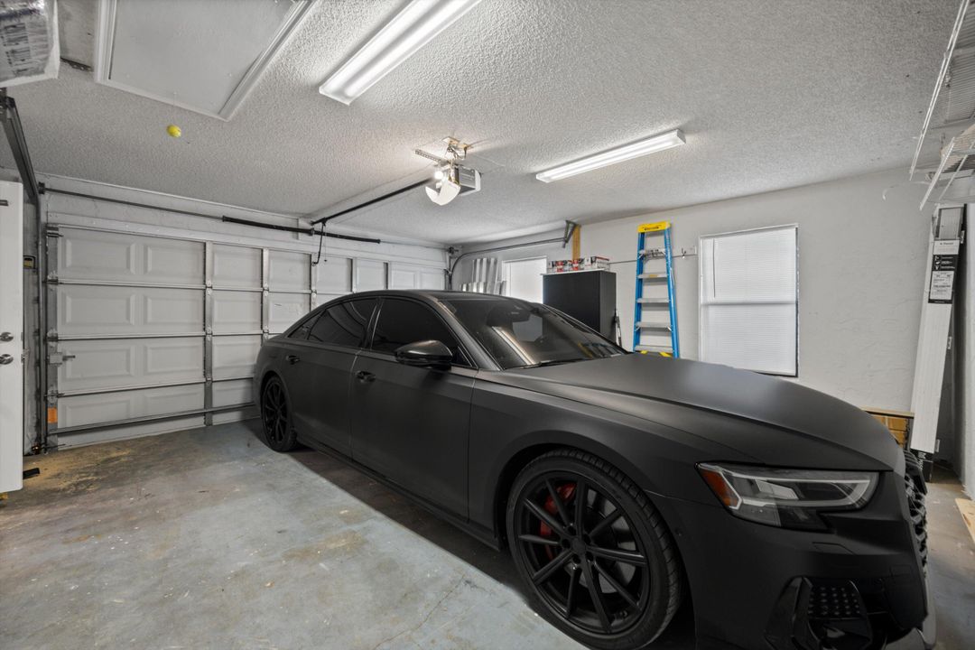 Active With Contract: $8,000 (3 beds, 2 baths, 1562 Square Feet)