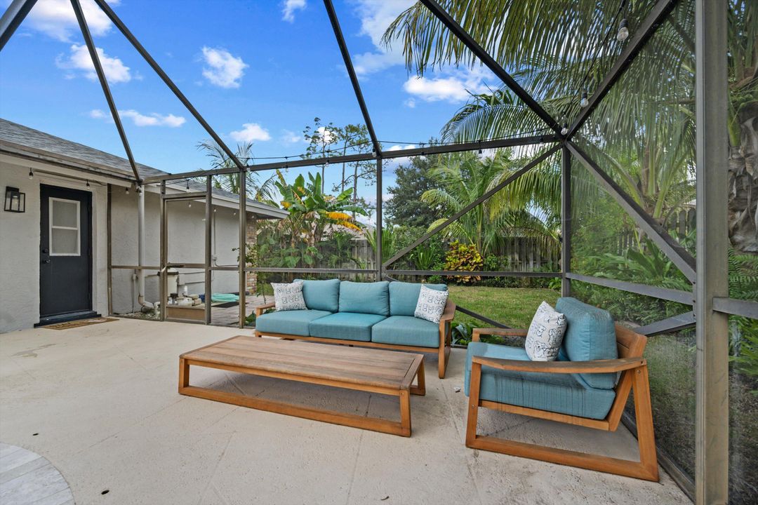 Active With Contract: $8,000 (3 beds, 2 baths, 1562 Square Feet)