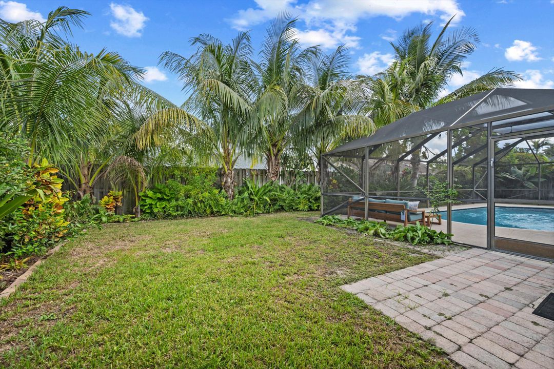 Active With Contract: $8,000 (3 beds, 2 baths, 1562 Square Feet)