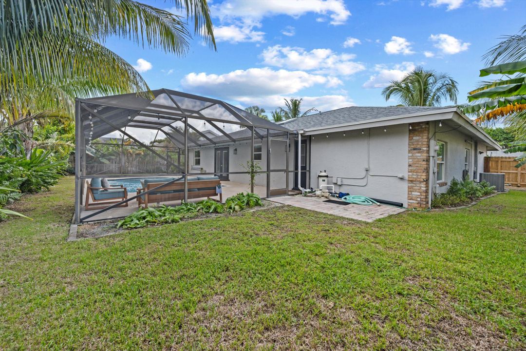 Active With Contract: $8,000 (3 beds, 2 baths, 1562 Square Feet)