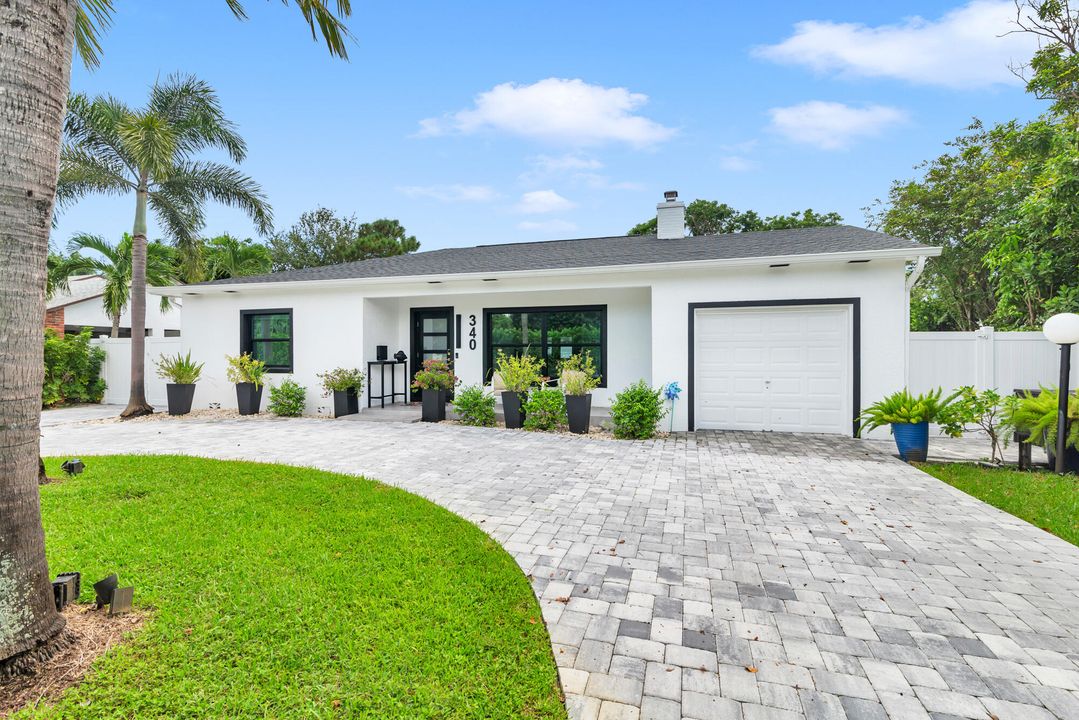 Recently Sold: $2,100,000 (3 beds, 3 baths, 2021 Square Feet)