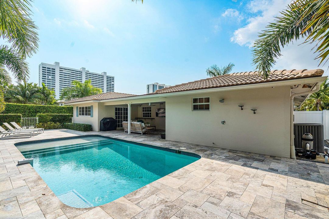 For Rent: $12,500 (4 beds, 3 baths, 1980 Square Feet)