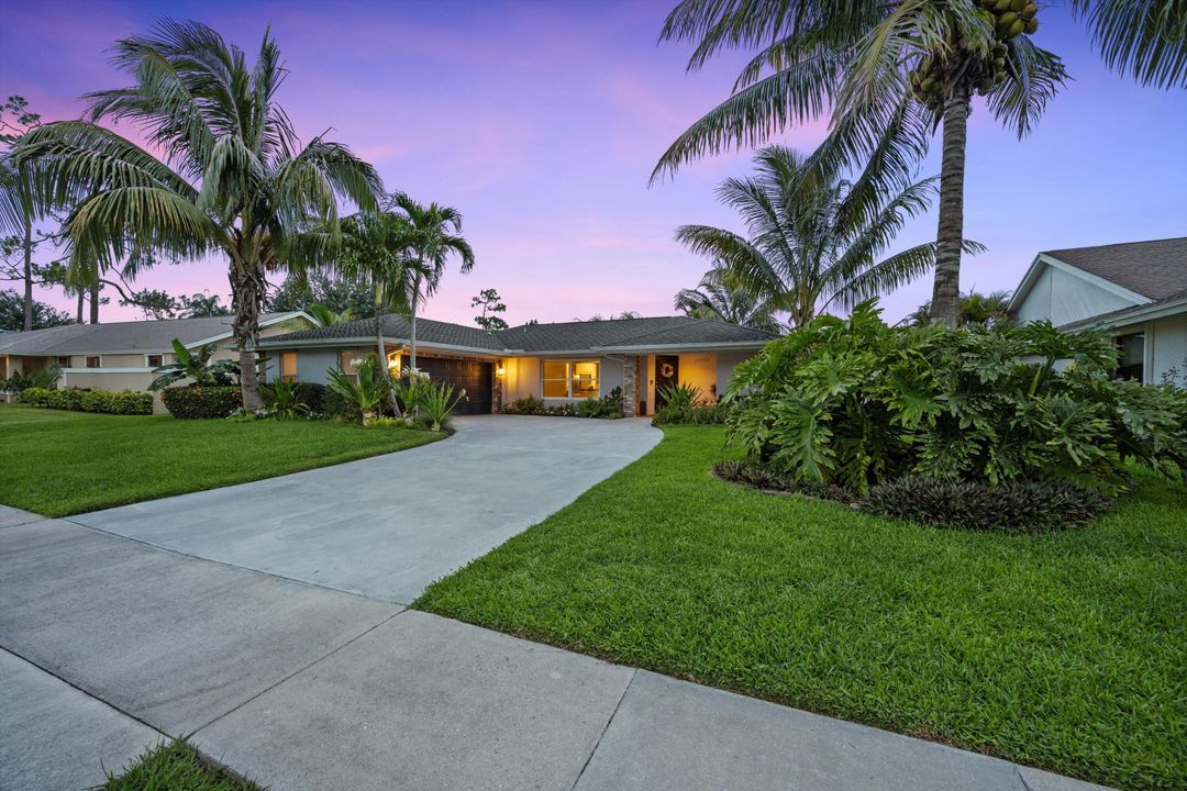 Active With Contract: $8,000 (3 beds, 2 baths, 1562 Square Feet)