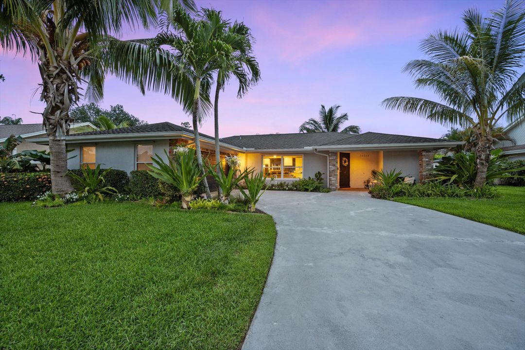 Active With Contract: $8,000 (3 beds, 2 baths, 1562 Square Feet)