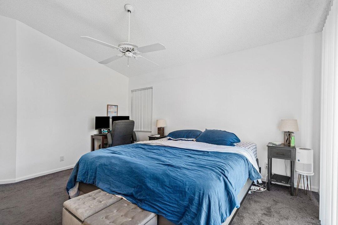 Active With Contract: $449,500 (2 beds, 2 baths, 1174 Square Feet)