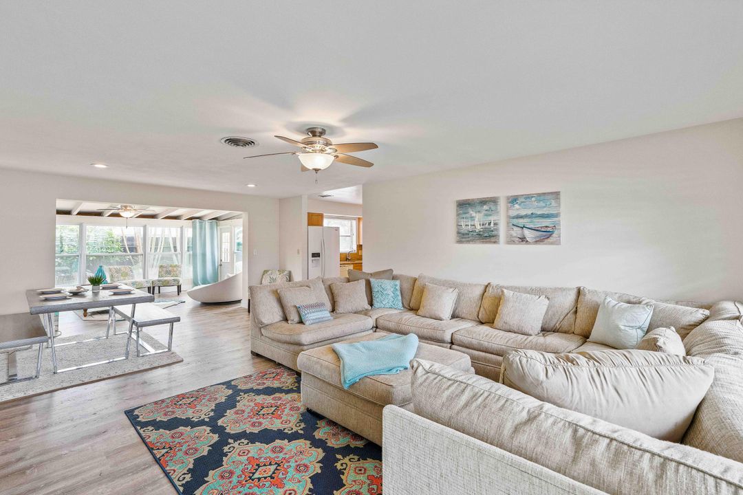 合同活跃: $4,500 (4 贝兹, 2 浴室, 1680 平方英尺)