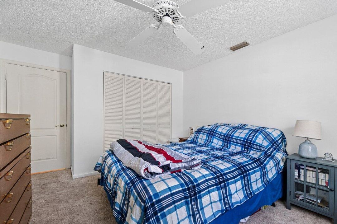 Active With Contract: $449,500 (2 beds, 2 baths, 1174 Square Feet)