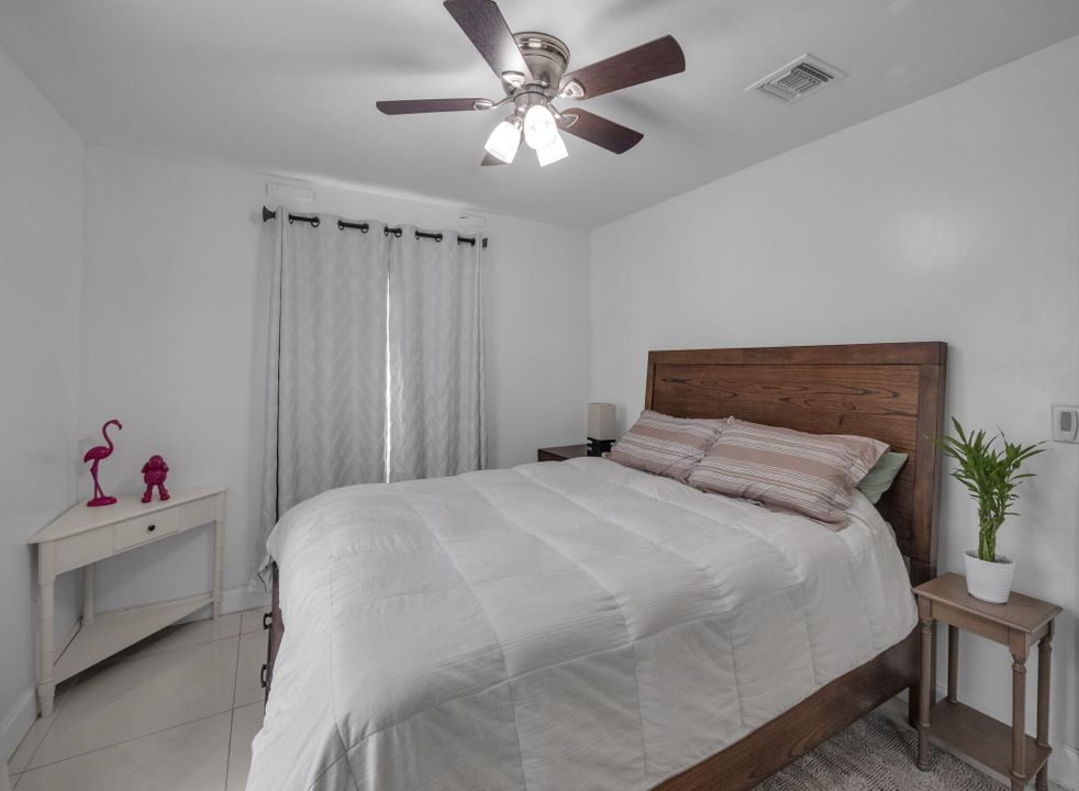 Под контрактом: $445,000 (3 спален, 2 ванн, 1178 Квадратных фут)