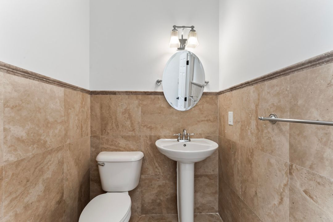 Под контрактом: $3,395 (3 спален, 2 ванн, 1873 Квадратных фут)