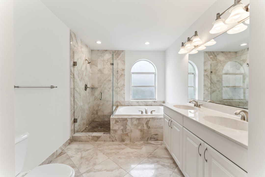 Под контрактом: $3,395 (3 спален, 2 ванн, 1873 Квадратных фут)