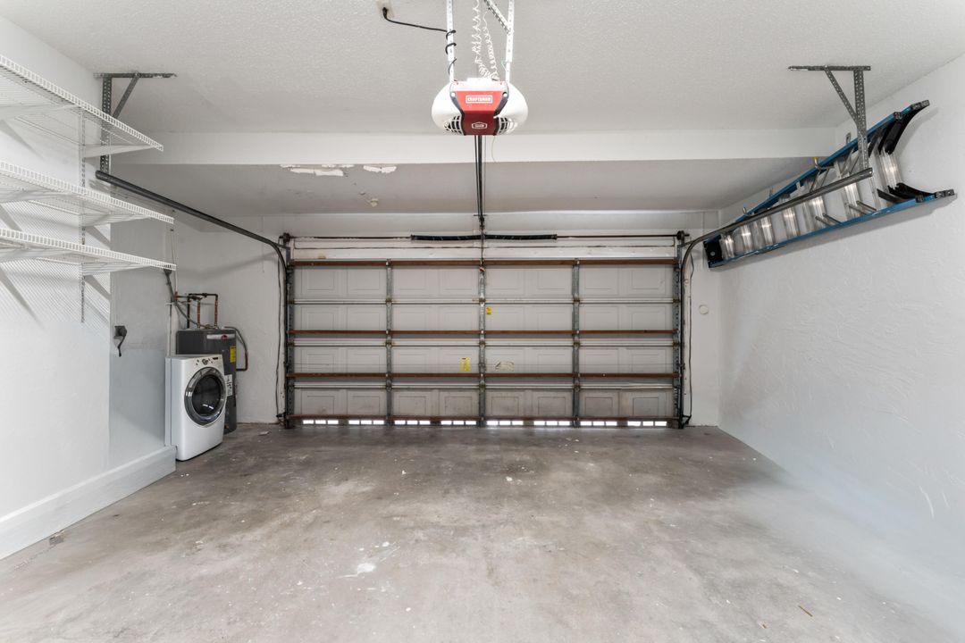 Под контрактом: $3,395 (3 спален, 2 ванн, 1873 Квадратных фут)