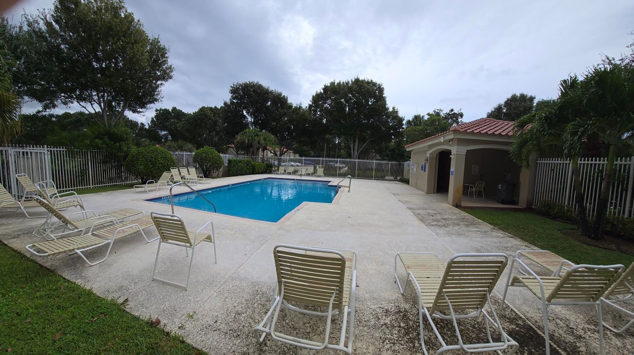 En Venta: $299,950 (3 camas, 2 baños, 1402 Pies cuadrados)