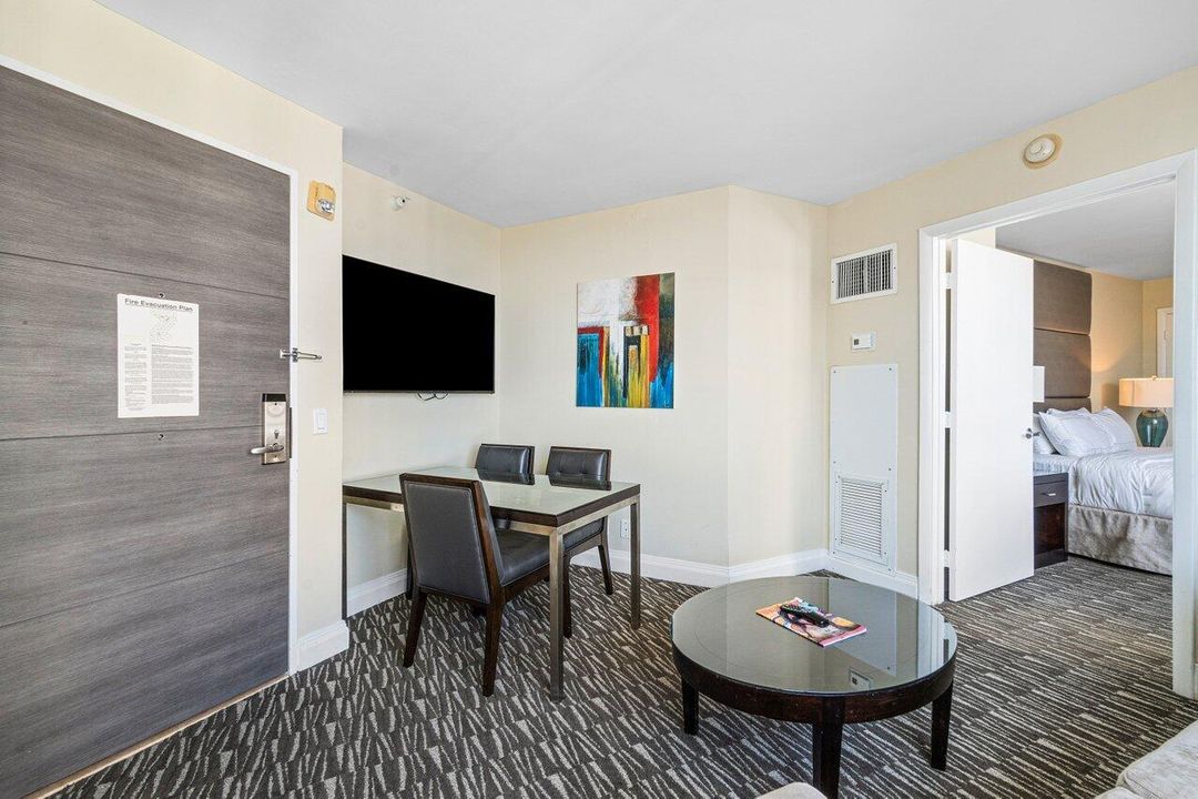 For Sale: $119,999 (1 beds, 1 baths, 470 Square Feet)