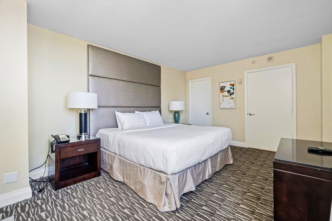 For Sale: $119,999 (1 beds, 1 baths, 470 Square Feet)