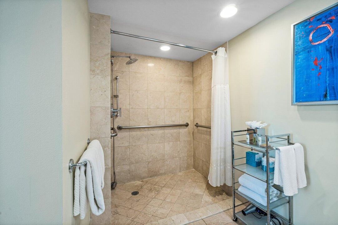 For Sale: $119,999 (1 beds, 1 baths, 470 Square Feet)