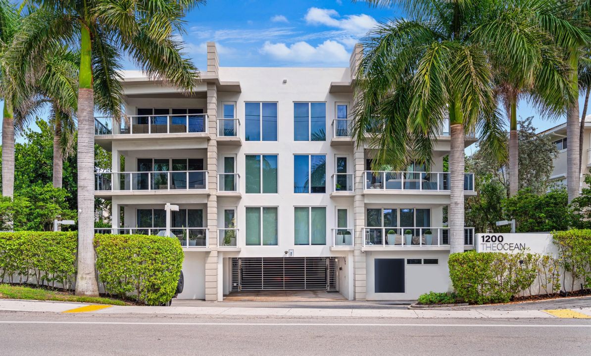 For Sale: $3,795,000 (3 beds, 2 baths, 2306 Square Feet)