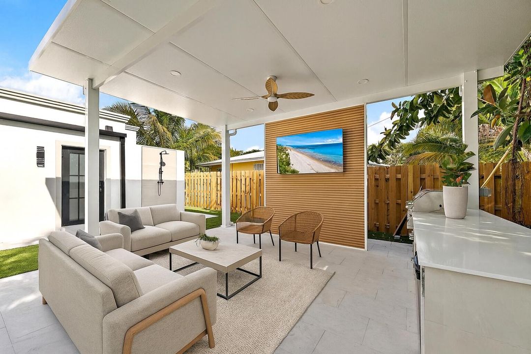 For Sale: $1,995,000 (4 beds, 4 baths, 3413 Square Feet)