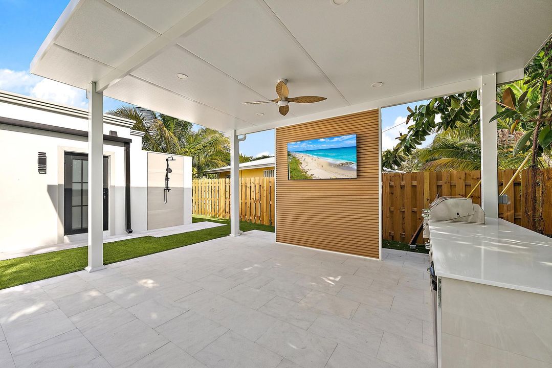 For Sale: $1,995,000 (4 beds, 4 baths, 3413 Square Feet)