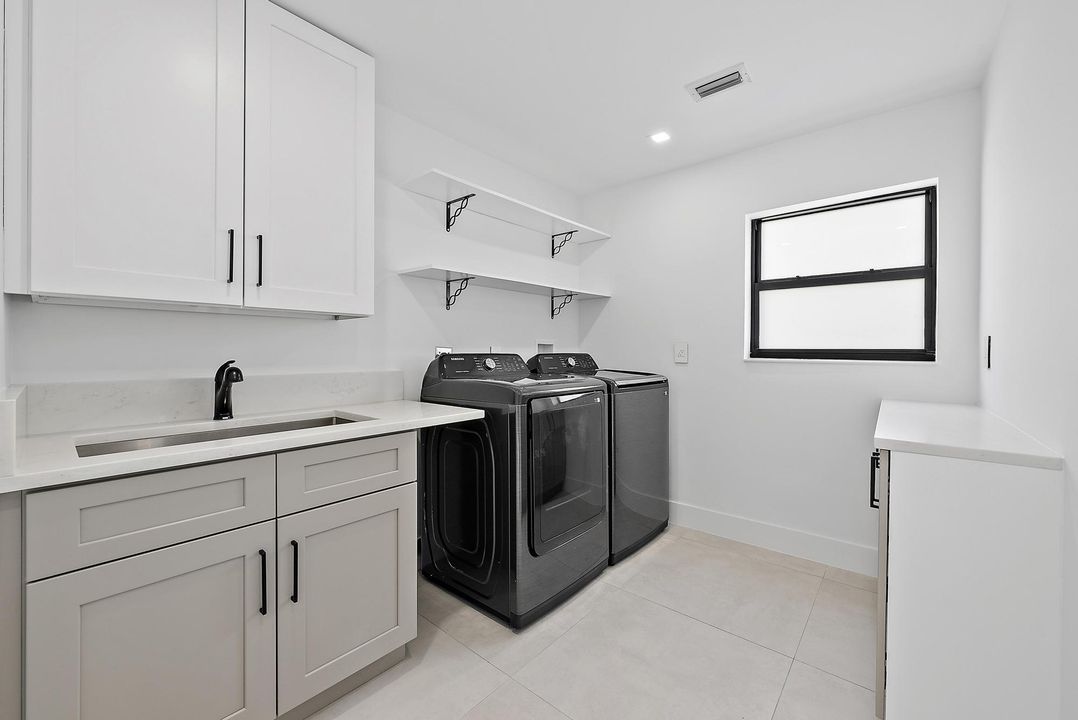 For Sale: $1,995,000 (4 beds, 4 baths, 3413 Square Feet)