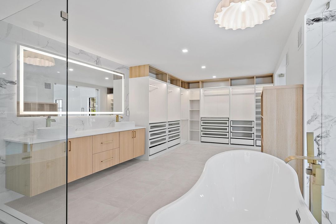 For Sale: $1,995,000 (4 beds, 4 baths, 3413 Square Feet)