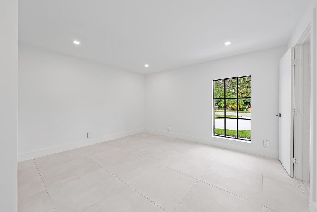 For Sale: $1,995,000 (4 beds, 4 baths, 3413 Square Feet)