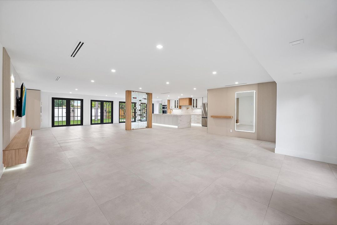 For Sale: $1,995,000 (4 beds, 4 baths, 3413 Square Feet)