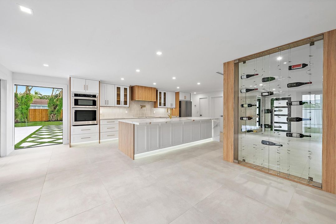 For Sale: $1,995,000 (4 beds, 4 baths, 3413 Square Feet)