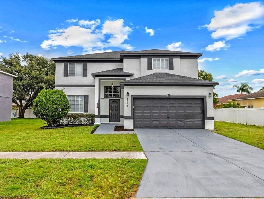 Под контрактом: $590,000 (5 спален, 3 ванн, 3174 Квадратных фут)