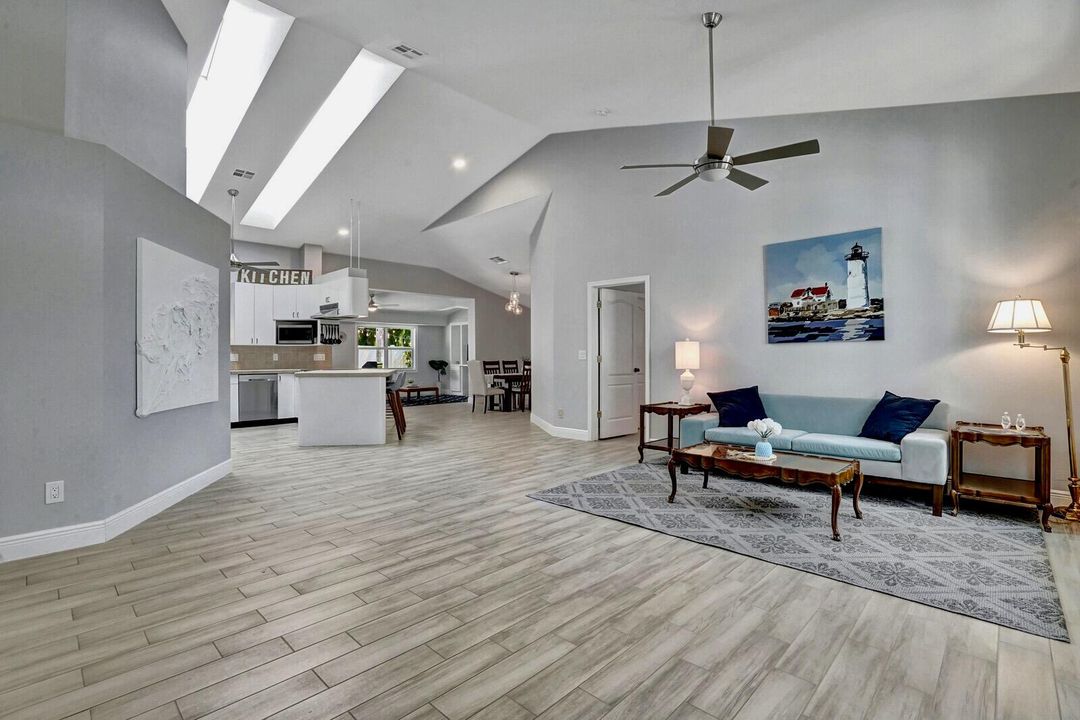 最近租的: $7,000 (4 贝兹, 2 浴室, 2500 平方英尺)