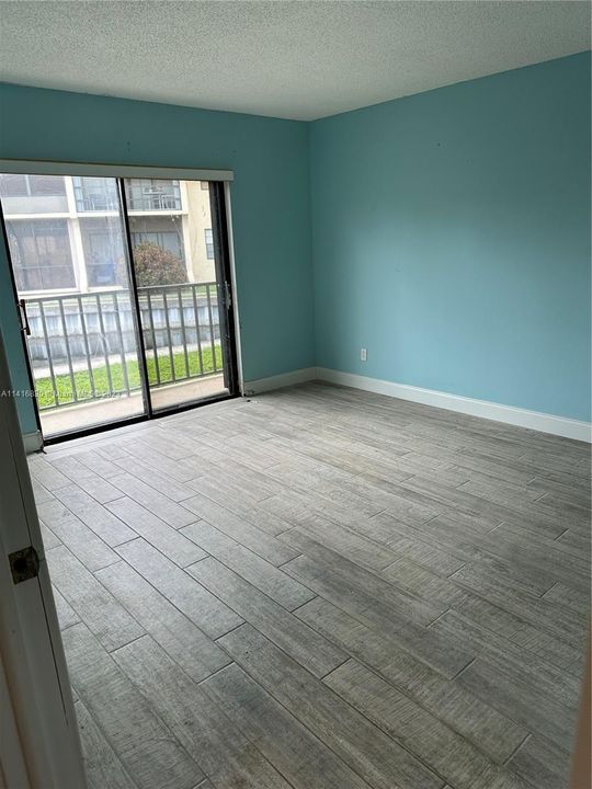 For Rent: $1,600 (1 beds, 1 baths, 840 Square Feet)