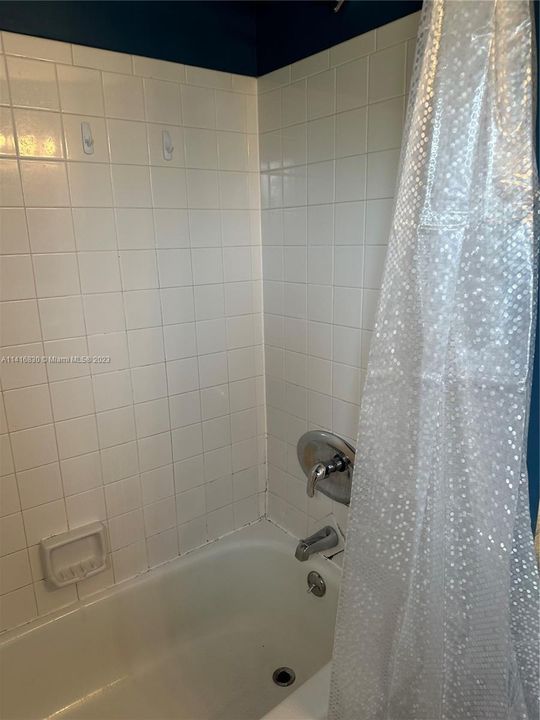 For Rent: $1,600 (1 beds, 1 baths, 840 Square Feet)
