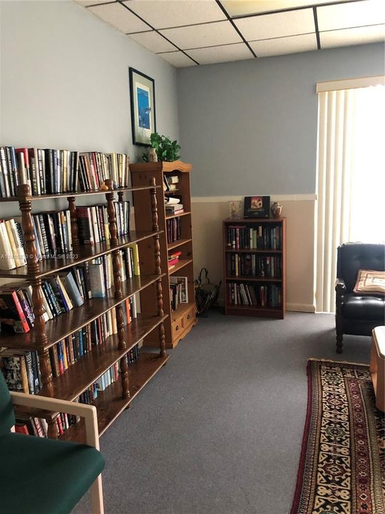 For Rent: $1,600 (1 beds, 1 baths, 840 Square Feet)