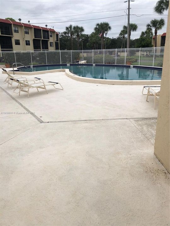 For Rent: $1,600 (1 beds, 1 baths, 840 Square Feet)