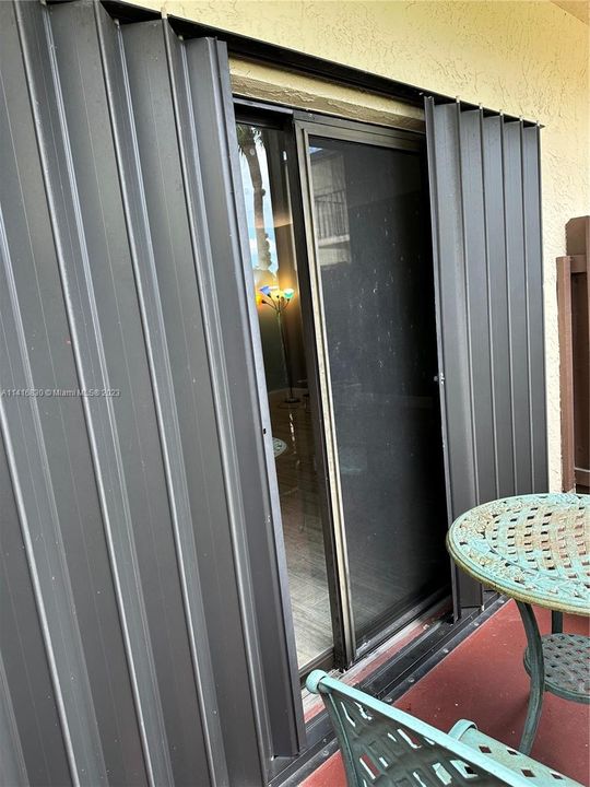 For Rent: $1,600 (1 beds, 1 baths, 840 Square Feet)