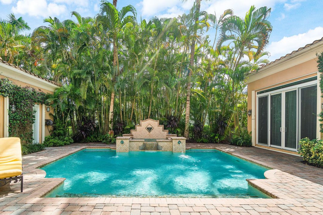 For Sale: $4,375,000 (5 beds, 5 baths, 4938 Square Feet)