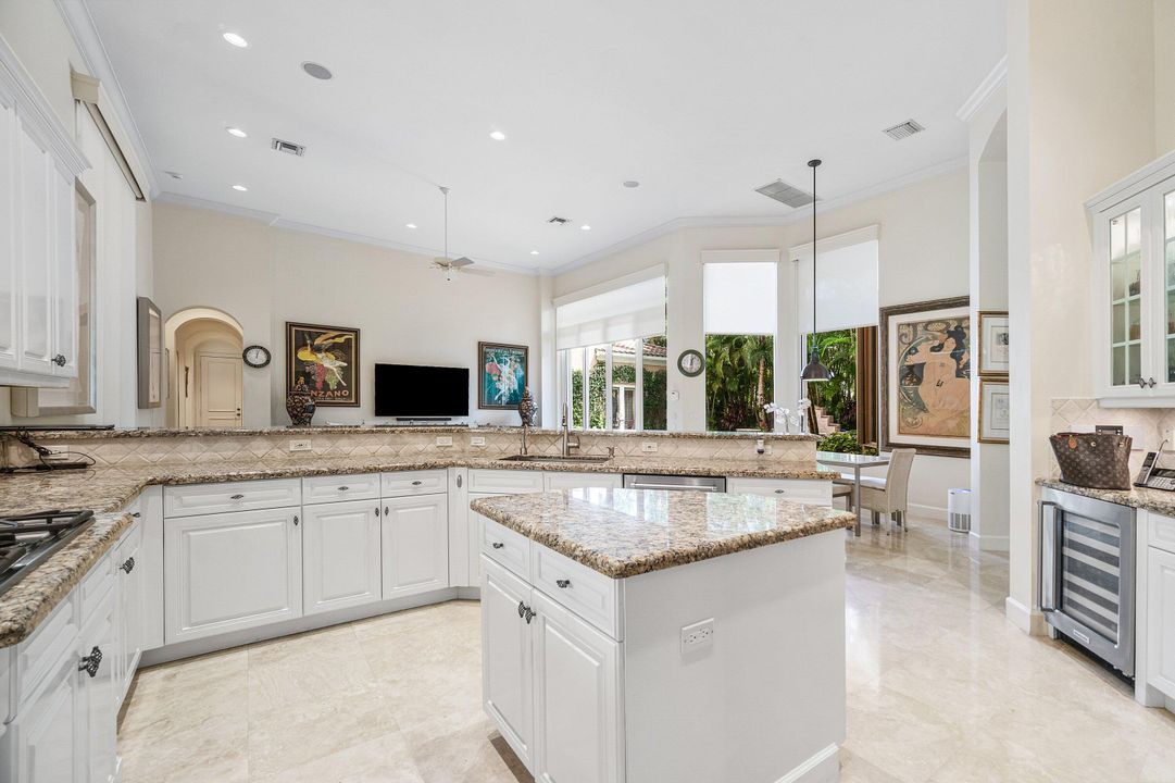 For Sale: $4,375,000 (5 beds, 5 baths, 4938 Square Feet)