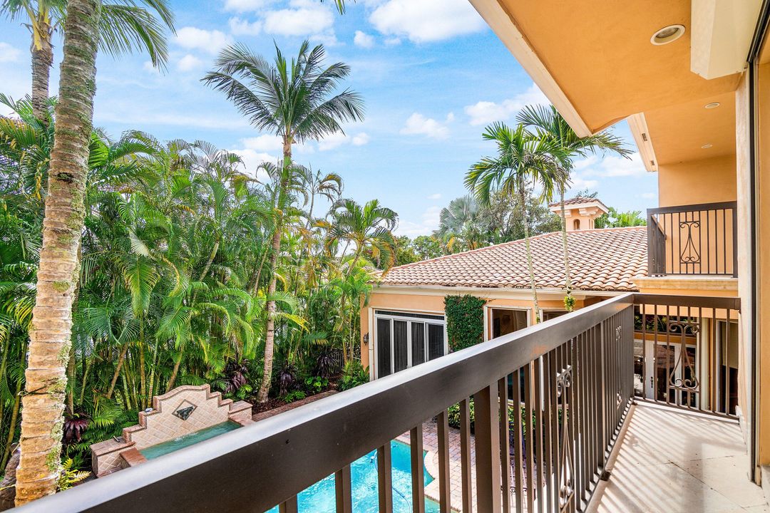 For Sale: $4,375,000 (5 beds, 5 baths, 4938 Square Feet)