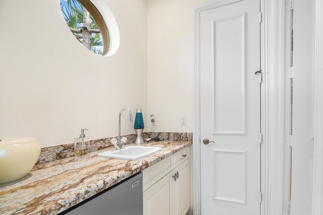 For Sale: $4,375,000 (5 beds, 5 baths, 4938 Square Feet)