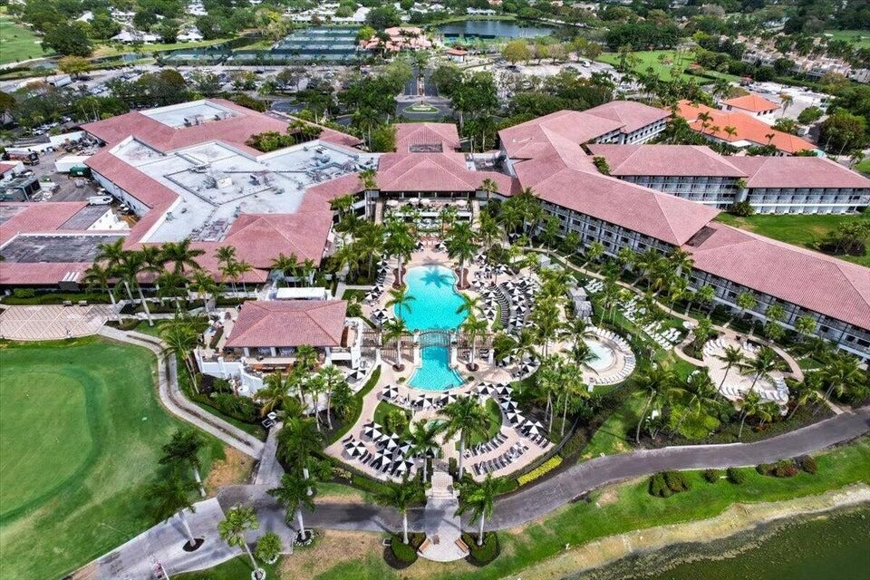 Active With Contract: $449,500 (2 beds, 2 baths, 1174 Square Feet)