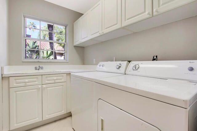 出租: $10,500 (3 贝兹, 3 浴室, 2285 平方英尺)