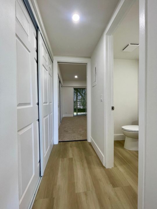 合同活跃: $1,400 (1 贝兹, 1 浴室, 715 平方英尺)