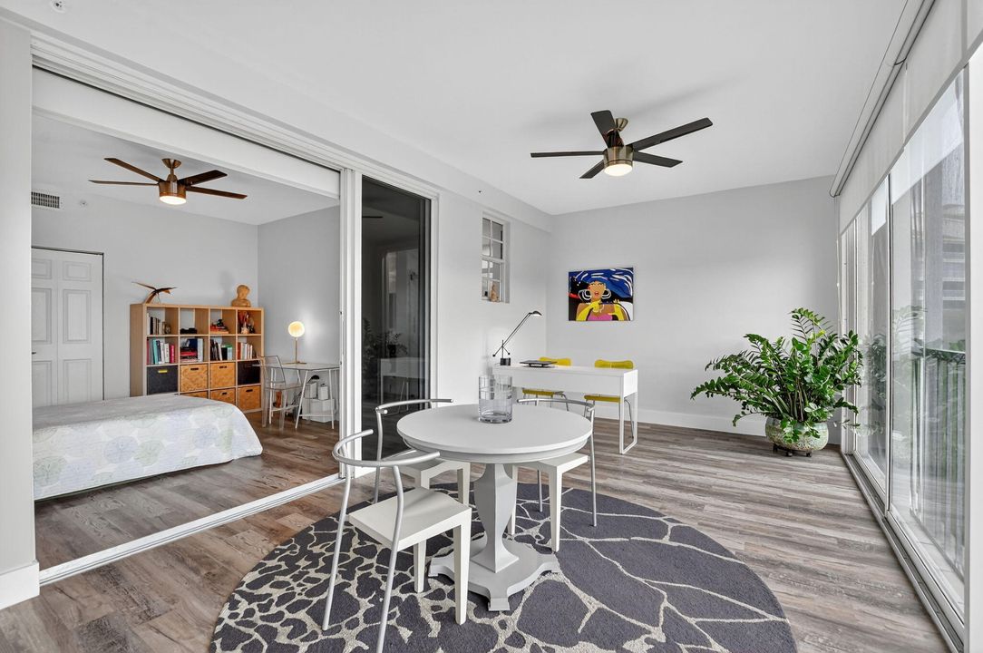 Под контрактом: $775,000 (3 спален, 2 ванн, 2530 Квадратных фут)