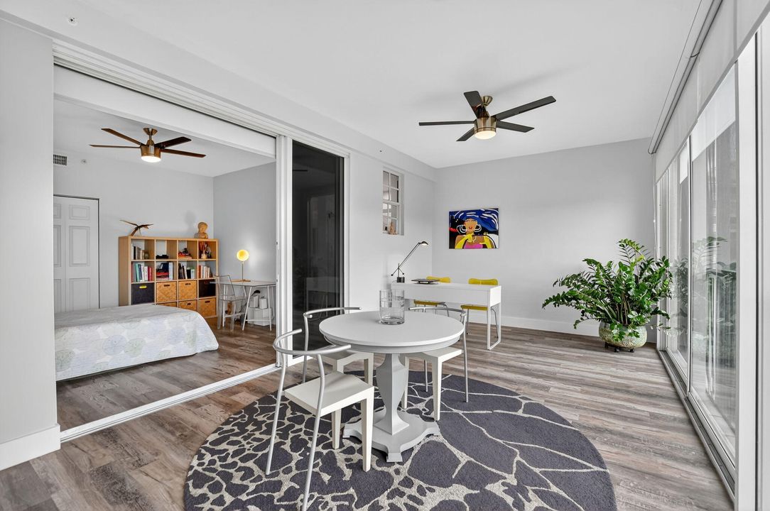 Под контрактом: $775,000 (3 спален, 2 ванн, 2530 Квадратных фут)